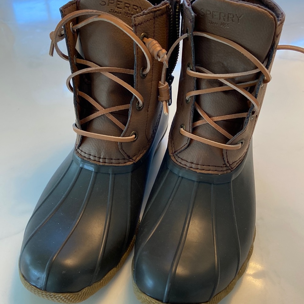 Sperry Brown and Black Winter Boots